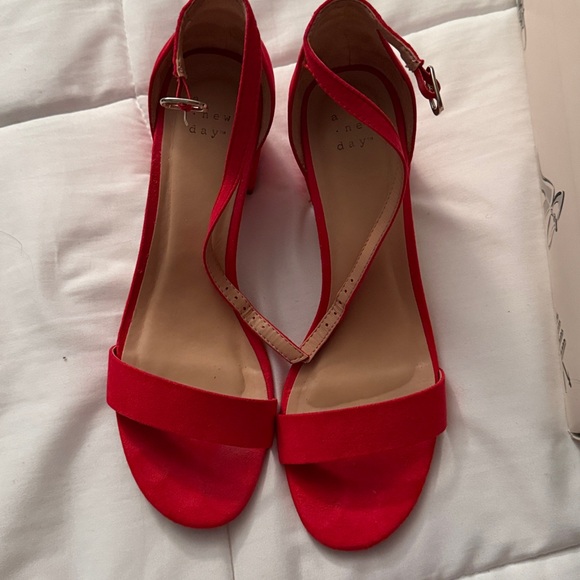 Red straps open toe heels (worn once) - Picture 5 of 7